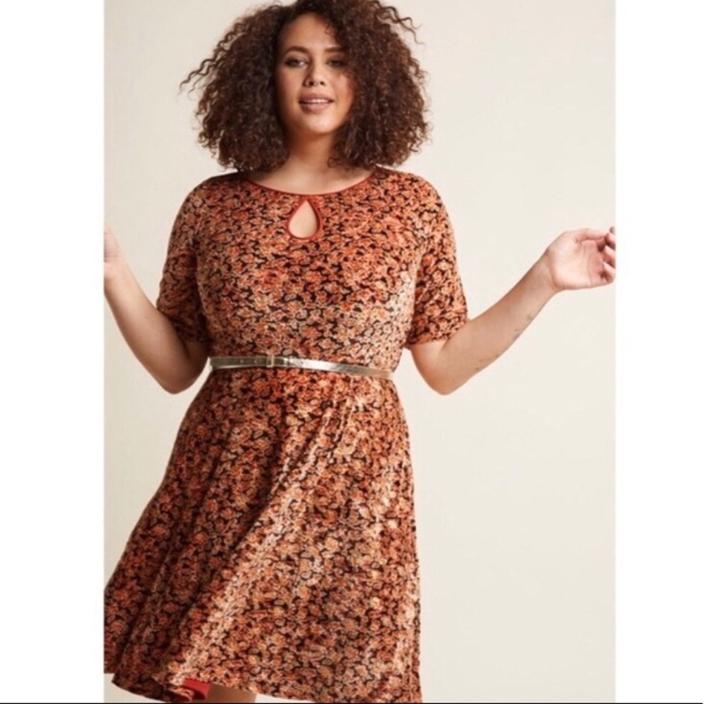 ModCloth Velvet Floral Half Sleeve Dress